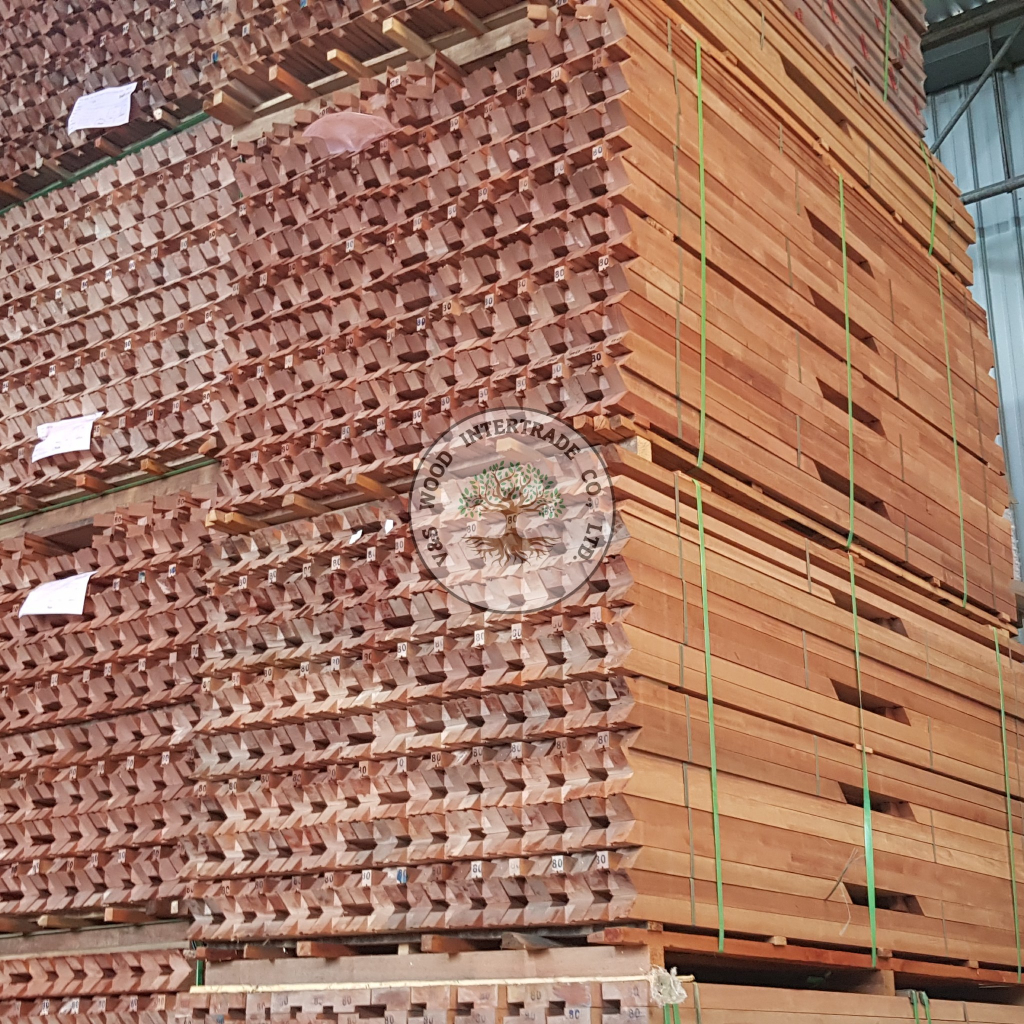 วงกบประตูไม้จริง RED WOOD เกรด AAA  มี 4 ขนาด 4.2x70x180cm.-4.2x80x180cm. (ฺB001)