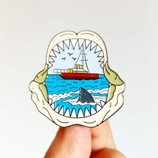 เข็มกลัด / หมุดโลหะ ปากฉลาม เรื่องจอว์ส JAWS 🐬🐋⛵💦 (Hard Enamel Pin)