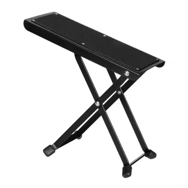 Foot Stool ที่รองเท้าเวลาเล่นกีตาร์ น้ำหนักพอดีสีดำที่เหยียบเป็นยางกันลื่นไหลได้อย่างดี สามปรับระดับได้ 4 ระดับจร้า