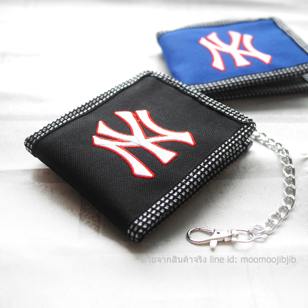 NY WL2F 2พับเย็บขอบพร้อมโซ่สีเงิน+ช่องใส่เหรียญ ลายเยอะมาก ใส่ธนบัตรแบบ 2 ช่อง มีซิปปิด แบบปักลายทุกใบ กระเ - รูปที่ 2