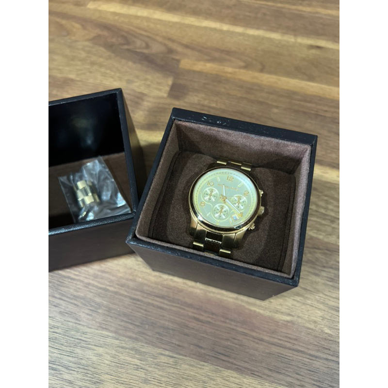 นาฬิกา Michael Kors รุ่น MK5055 สีทอง