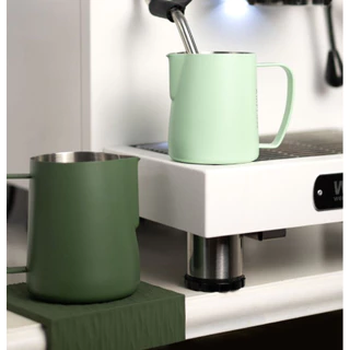 AIRFLOW Milk Pitcher 400 600 ml เหยือกเทฟองนม เหยือกตีฟองนม เป่าฟองนม เทลาเต้อาร์ท เหยือกลาเต้อาร์ท