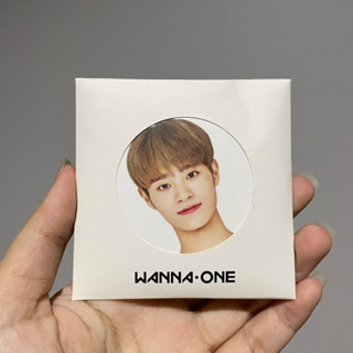 กระจก innisfree แดฮวี wannaone ab6ix