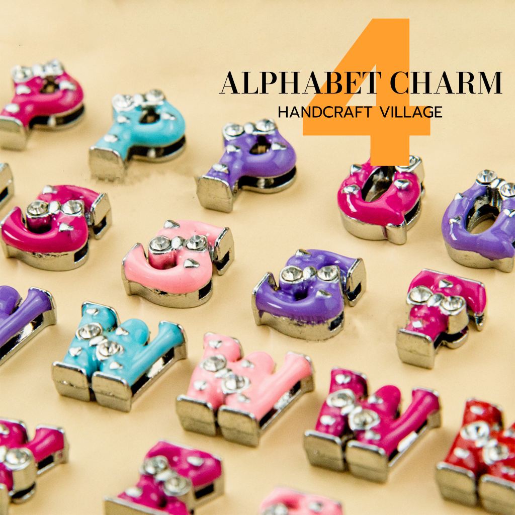 จี้โลหะตัวอักษรแบบรูร้อยเชือกเส้นแบน (แบบที่4) ราคาต่อ1ชิ้น CHARM ชาร์มสำหรับใส่กำไล สร้อยข้อมือ จี้ตัวอักษร ลูกปัดอักษร