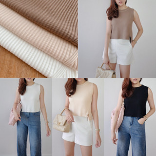 Star knit top 390.- เสื้อไหมพรมทอร่อง ดีไซน์สวย ด้านหลังยาวกว่าด้านหน้าเล็กน้อย ช่วยปิดสะโพกหลังได้ดีค่ะ