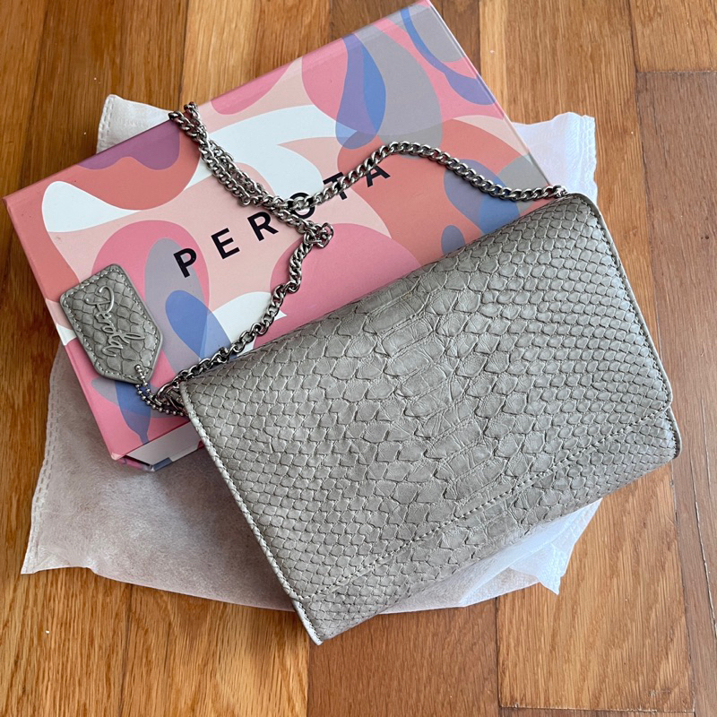 ส่งต่อ กระเป๋า WOC แบรนด์ PEROTA