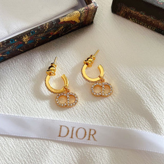 ต่างหู Dior เกรดVIP พร้อมกล่อง ใช้สลับแท้💯 พร้อมส่ง