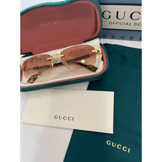 แว่นกันแดด Gucci รุ่นGG1221S สินค้ามาใหม่ ของแท้100% รับประกัน2ปีพร้อมอุปกรณ์ครบset