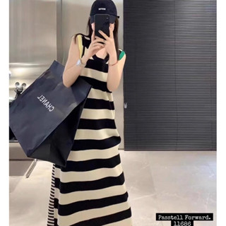 🇰🇷New🇰🇷  Korea stripe knitted dress Dressยาวลายทางสลับ หน้าลายทางใหญ่ ด้านหลังเสื้อ ลายทางเล็ก ดีเทลแขนกุดขอบ