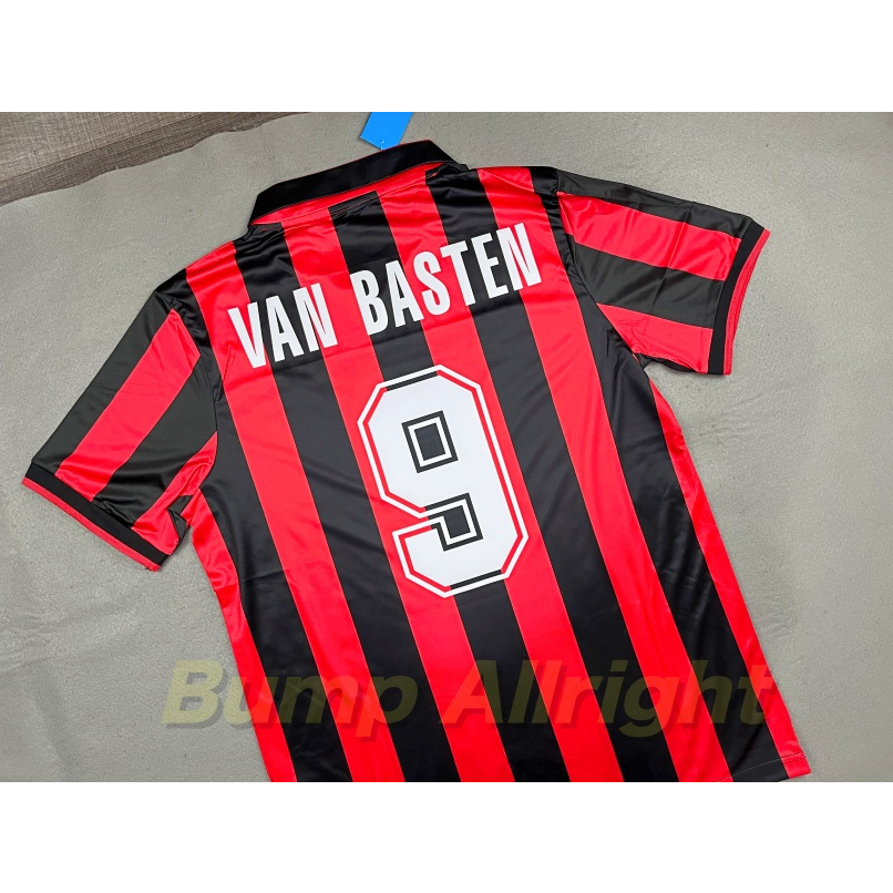Retro : เสื้อฟุตบอลย้อนยุค Vintage เอซี มิลาน AC Milan Home 1988 + 9 VAN BASTEN สุดเท่ห์ !!