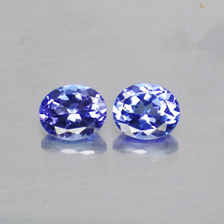 พลอย แทนซาไนท์ ธรรมชาติ แท้ ( Natural Tanzanite Size 6x5 mm. ) หนักรวม 1.62 กะรัต จำนวน 2 เม็ด