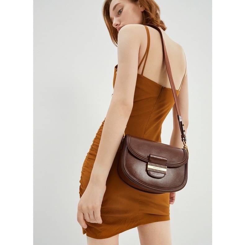 พร้อมส่ง  CK กระเป๋าสะพายข้าง  Charles & Keith
