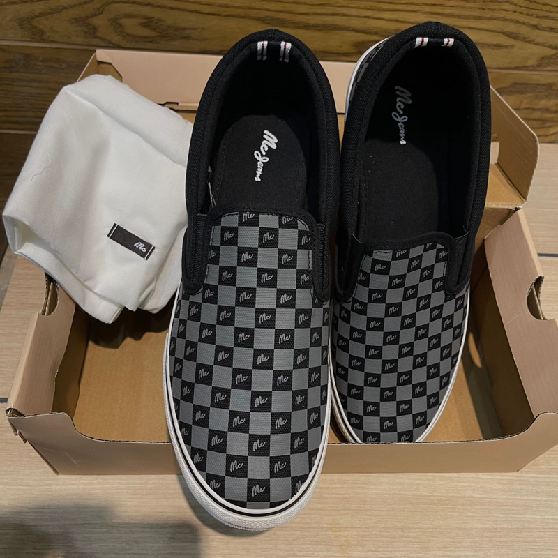 Mc Jeans Slip on รุ่นใหม่ล่าสุด ลายโมโนแกรม