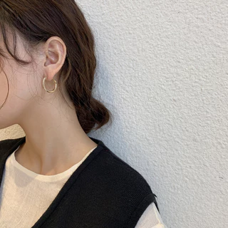 earika.earrings - venti basic hoop ต่างหูห่วงหนาก้านเงินแท้ชุบทองคำขาว (มีให้เลือก 2 สี 2 ขนาด) เหมาะสำหรับคนแพ้ง่าย