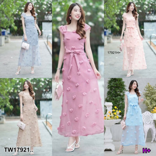 JK17921 Maxi dress ผ้าซีทรูแต่งปอมๆ แต่งย่นที่แขนเสื้อ แต่งปอมๆดอกฟูนูน ดอกแน่นไม่หลุดง่าย มีซัปในทั้งชุด มีซิปซ่อน