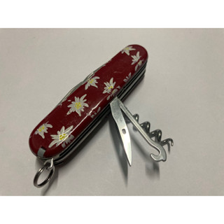 Victorinox Huntsman Red ลายดอกไม้