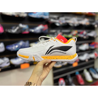 SAGA II LITE "Wide" Superb stability shoe.