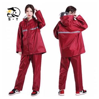 ชุดกันฝน เสื้อกันฝน แดงกรมท่า มีแถบสะท้อนแสง รุ่น หมวกติดเสื้อ Waterproof Rain Suit