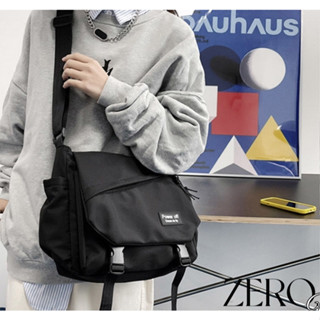 กระเป๋าสะพายไหล่ messenger ขนาดใหญ่ จุของได้เยอะ พิมพ์ลาย แฟ…