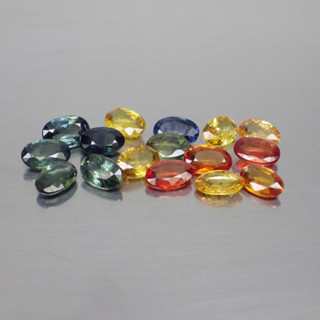 พลอย แซฟไฟร์ ซองเจีย แท้ ธรรมชาติ ( Natural Yellow Sapphire Songea ) หนักรวม 8.26 กะรัต จำนวน 16 เม็ด