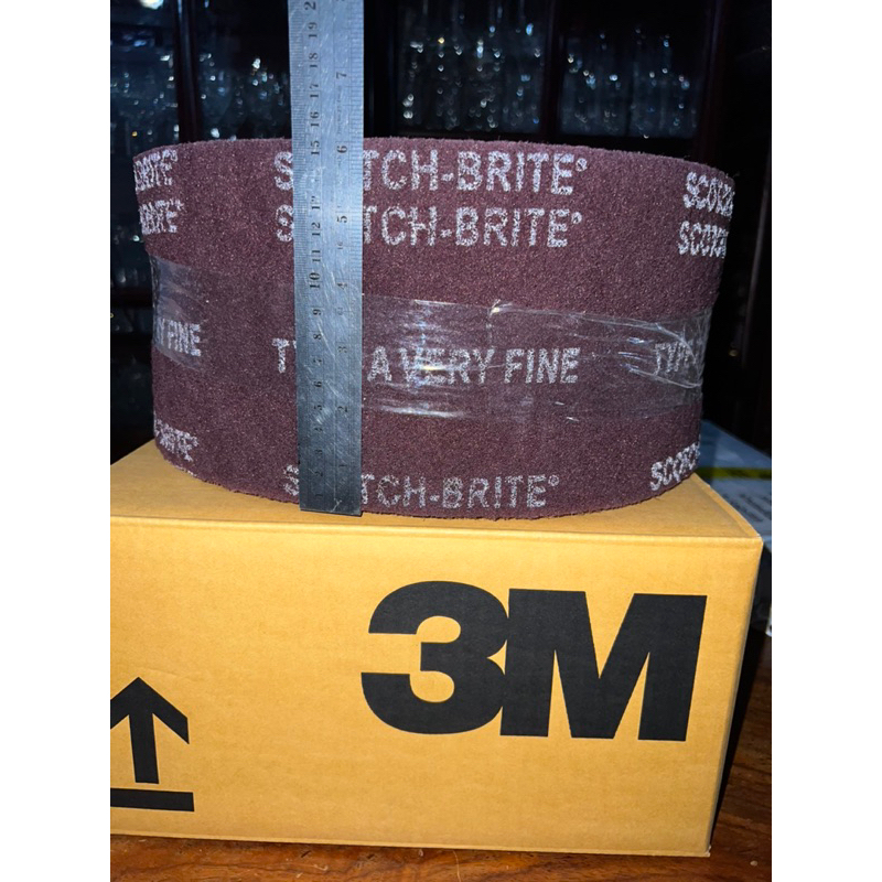 3M Scotch-Brite™ 7447 Very Fine ม้วนใยขัดสก็อตช์-ไบรต์ สีแดง ขนาด 6 นิ้ว ยาว 10 เมตร