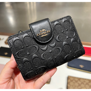 กระเป๋าสตางค์สั้น Coach  Medium Corner Zip Wallet In Signature Leather