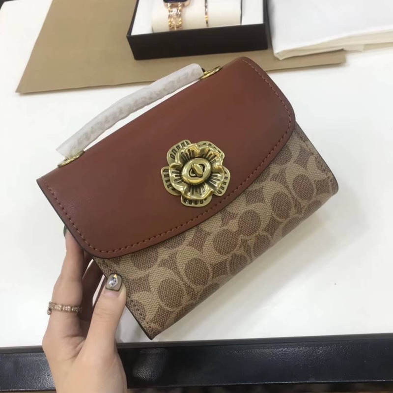 พร้อมส่ง 🛍️ Coach Parker 18 In Signature Canvas With Rivets BagOutlet💯%