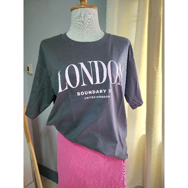 เสื้อยืด ลาย London.