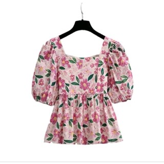 เสื้อแขนตุ๊กตาคอเหลี่ยมลายดอกไม้