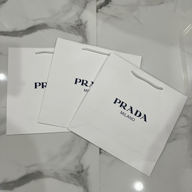 ขายถุง prada แท้จากช้อปoutlet ค่า 🛍️ราคานี้ได้3ใบค่า