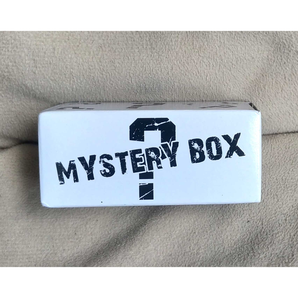 Majorette กล่องเปล่าใส่โมเดลรถเหล็ก 1/64 รถยาว 8 cm กล่องโชว์สำหรับใส่รถคันเดียว รุ่น Mystery Box กล่องทึบ