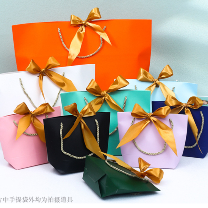 HI ถุงกระดาษสวย ของขวัญ กระเป๋า กระดาษหนาหูหิ้ว+โบว์ริ้บบิ้นสีทอง ใส่ของชำร่วย เนื้อดี หนา ราคาถูก