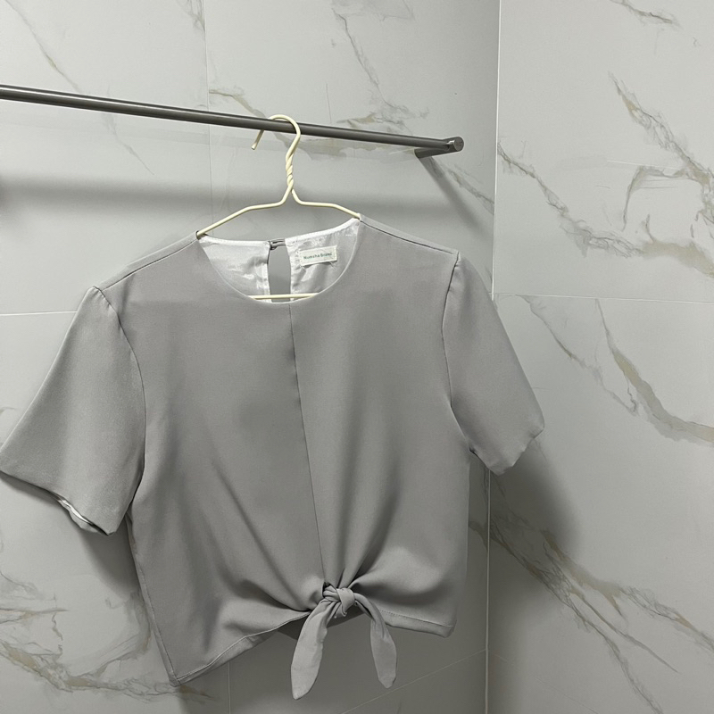 ส่งต่อ เสื้อผูกเอว Numsha Brand สีเทา