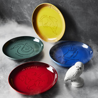 พร้อมส่ง!! จานใส่ขนมเซ็ต 4 บ้าน Le Creuset HARRY POTTER HOGWART Dessert Plates, Set of 4