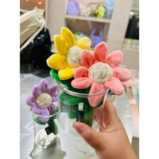 พร้อมส่ง 🇰🇷แท้ 💯% พวงกุญแจดอกไม้ CARLYN X FRESH PLUSH 💐ครบสีค่ะ มาพร้อมกล่อง