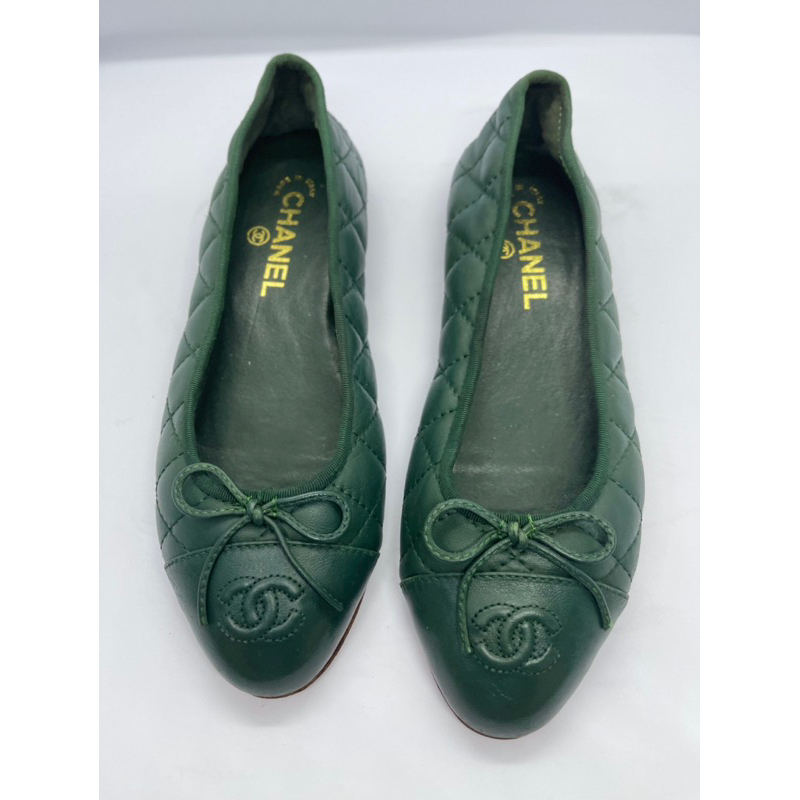 รองเท้าคัชชู Chanel ไซส์ 38 แท้ สีเขียวเข้ม สภาพดี