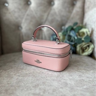 💓👜💖กระเป๋าทรงกล่องเล็ก น่ารักฝุดๆNEW COACH Train Case Crossbodyขนาด : 7" (L)