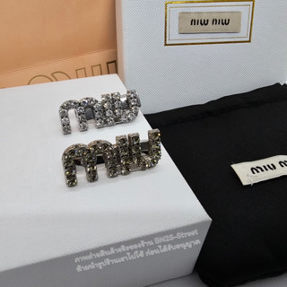 MIU MIU Hair Clip with crystal กิ๊บมินิ จากมิว มิว ประดับคริสตัล ตัวหนีบ ประดับผม โชว์โลโก้  ขนาด 3.5 ซม.