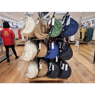 คาดอกuniqlo รุ่นเก่าผ้าย่น ถูกสุดใน Shopeeหิ้วจากช็อป uniqlo กระเป๋าสะพายไหล่ round mini shoulder bag