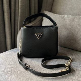 GUESS ALEXIE Small Bucket Bag