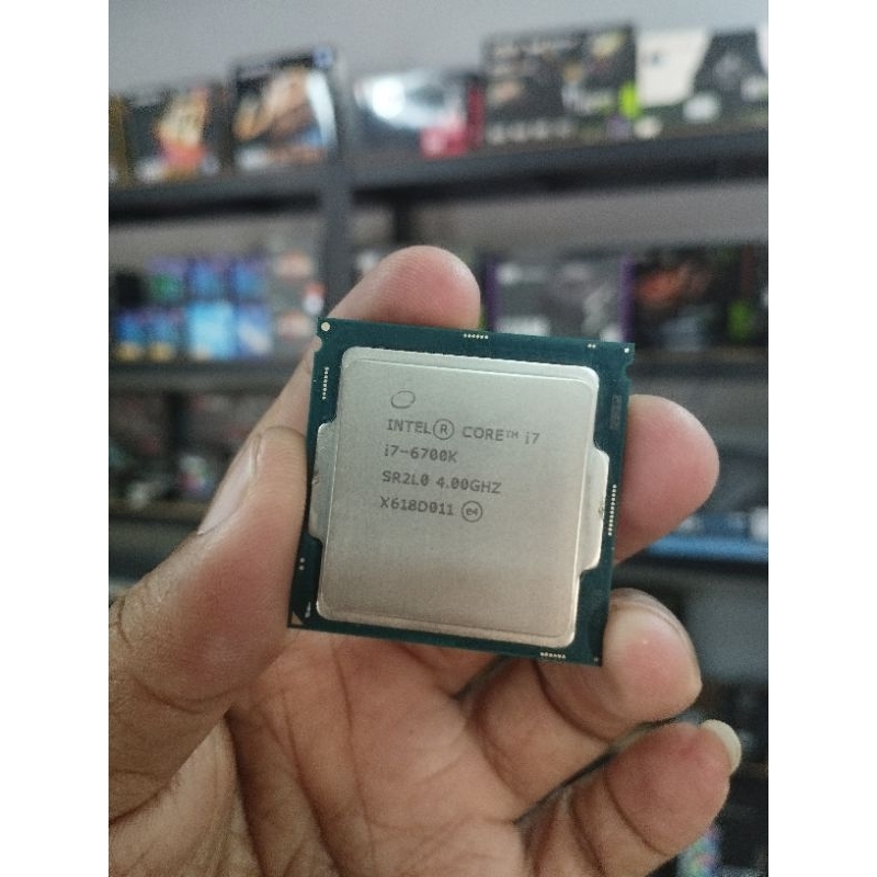 CPU intel i7 6700K (4C/8T)
