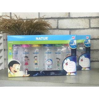 [สุดคุ้มแพ๊ค6ใบคละลาย] Natur ขวดนมทรงกลม พร้อมจุกนม Smile ลายโดเรม่อน ตอนสงครามอวกาศจิ๋วของโนบิตะ ขนาด 8 ออนซ์