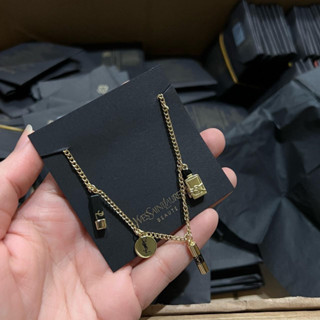 สร้อยข้อมือ งานแท้จาก แบรนด์ YSL จัดทำพิเศษ แบบ Limited edition น้อง So Cute มากๆ ค่ะ แรร์มากกกกก ใครเป็นสาวกแบรนด์นี้ ห