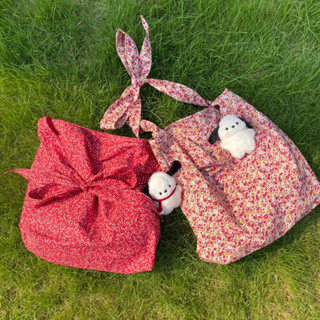 กระเป๋าสีแดง ลายดอกไม้ totobag ribbon สายผูกโบว์ได้