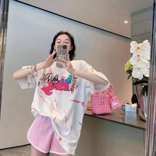 เสื้อ ลายเทห์ แนวสตรี ใส่สบาย สกีนเต็มตัว สวยชัด  ผ้าฝ้าย อก 42"