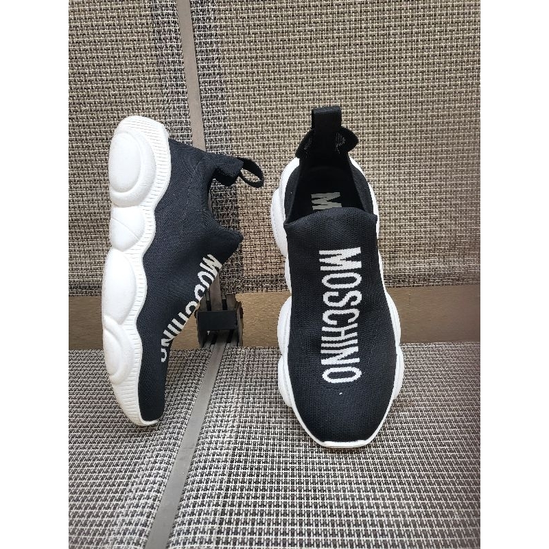 รองเท้าผ้าใบMoschino