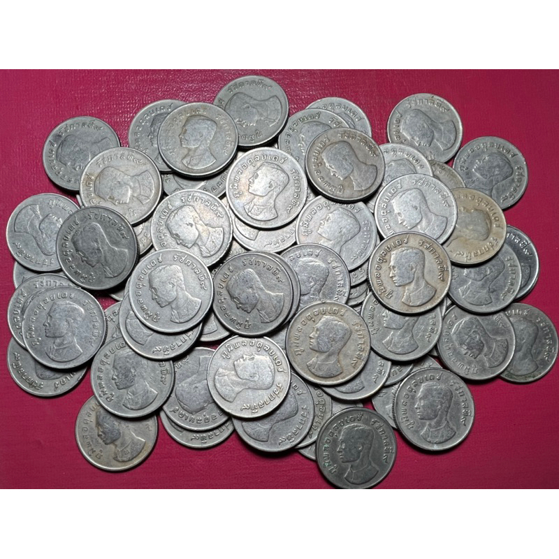 ซื้อเป็นชุดถูกกว่าเป็นเหรียญ เหรียญบาทครุฑ พ.ศ. 2517 ชุดละ 4เหรียญคุ้มค่าส่ง ถูกกว่าซื้อทีละเหรียญ