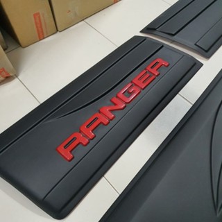 กันกระแทกข้าง ford ranger สีดำด้านโลโก้แดงสำหรับแคป ใส่ปี 2012 - 2021