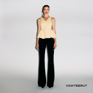 VICKTEERUT Re-Edition Sleeveless V-Neck Peplum Blouse เสื้อแขนกุด คอวี ตกแต่งระบาย