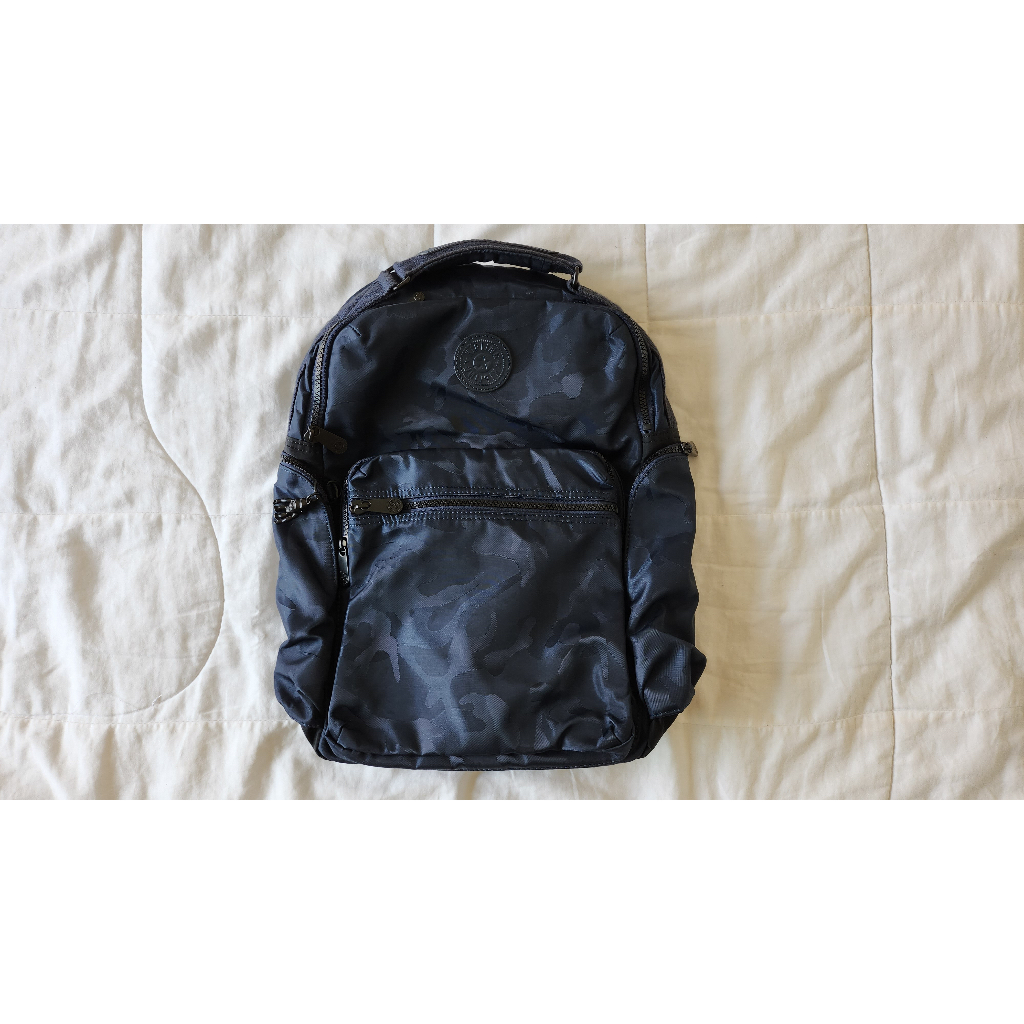 กระเป๋าเป้ Kipling สีน้ำเงิน ลายพราง  (สินค้าแท้ มือสอง สภาพสวย)
